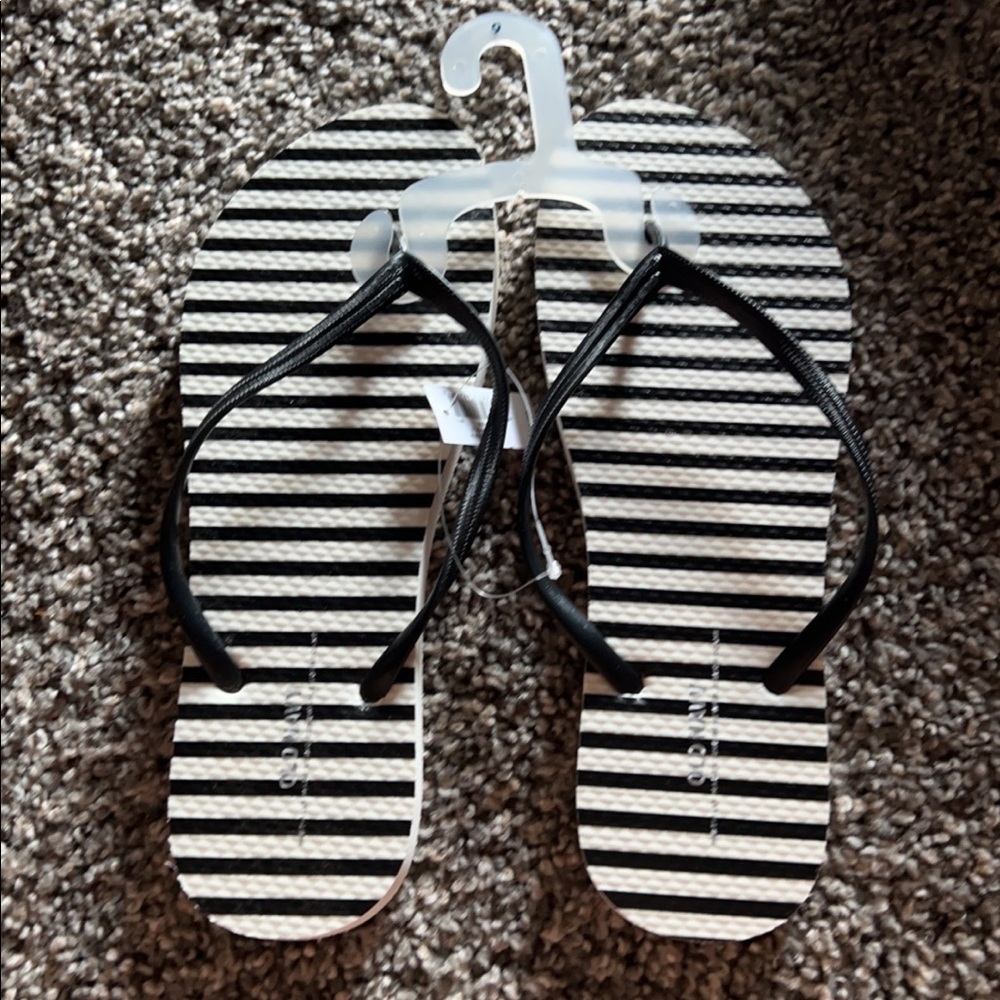 Old navy flip flops